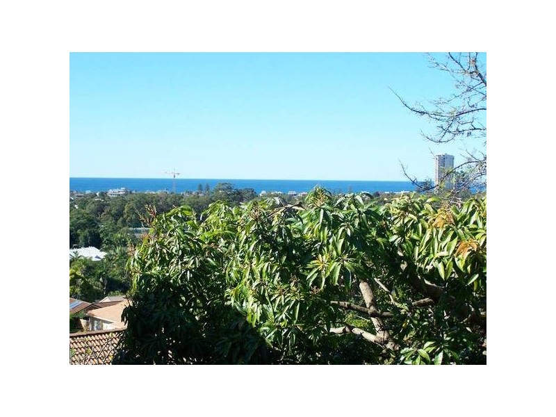 6 Bindoon Close, Elanora QLD 4221