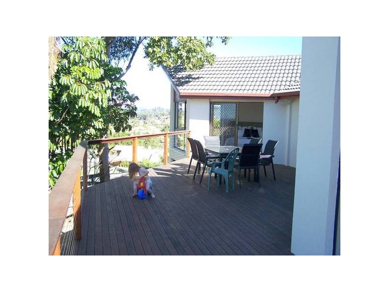 6 Bindoon Close, Elanora QLD 4221