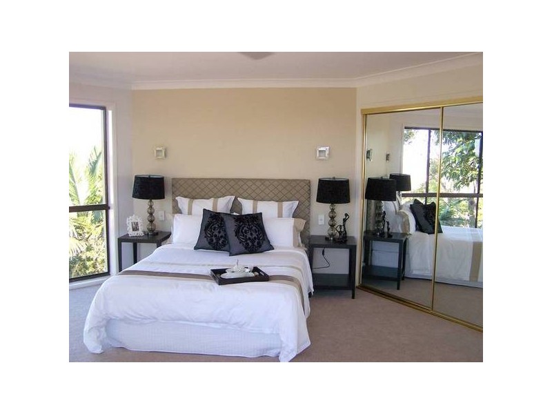 6 Bindoon Close, Elanora QLD 4221