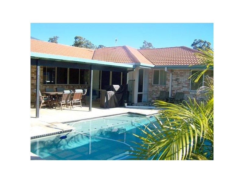 26 Hibertia Ave, Elanora QLD 4221