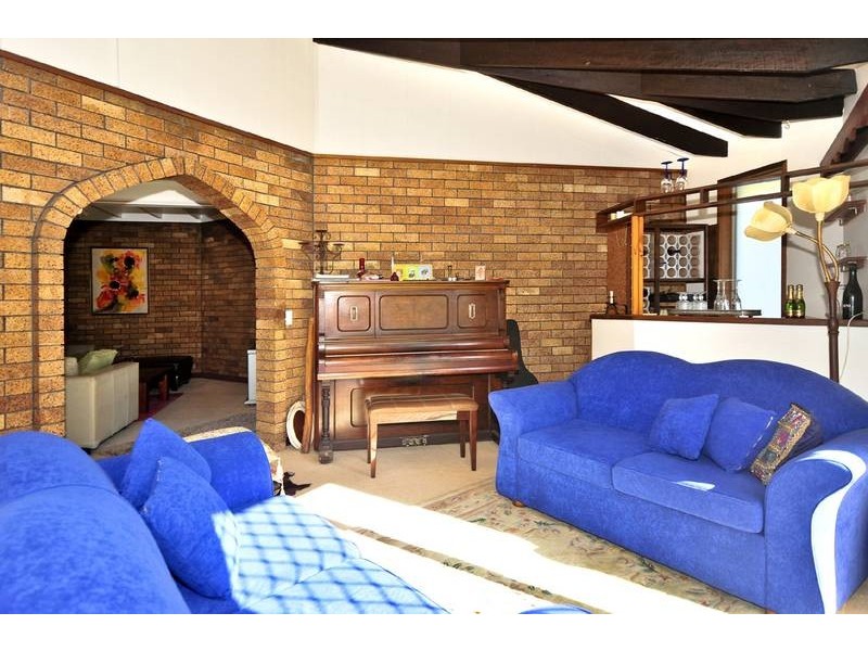 27 Marika Way, Currumbin Waters QLD 4223