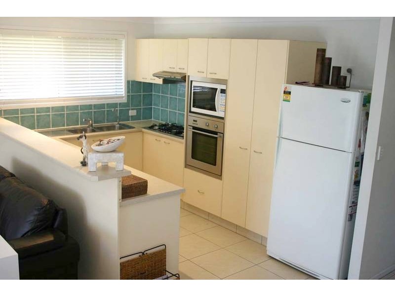 4/4 Itong Place, Currumbin Waters QLD 4223