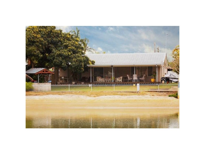 128 Tahiti Ave, Palm Beach QLD 4221