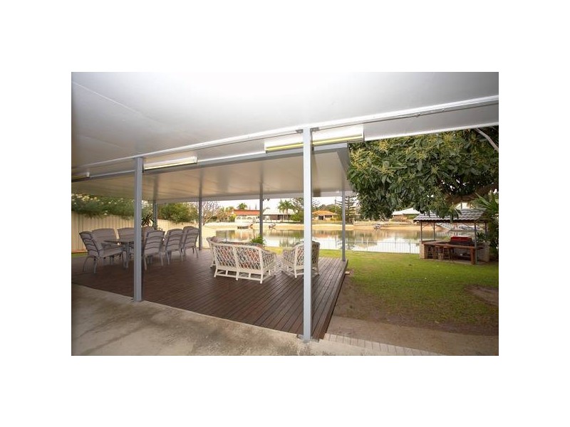 128 Tahiti Ave, Palm Beach QLD 4221