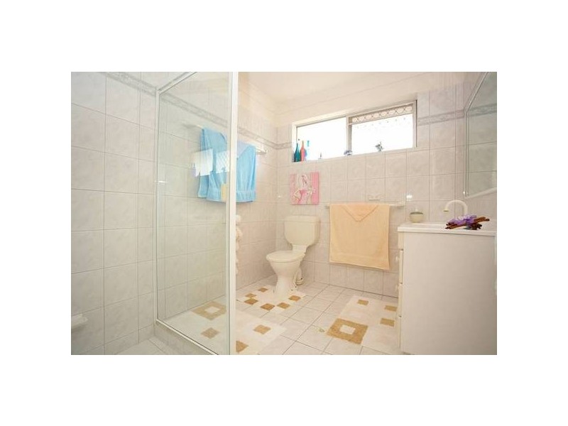 128 Tahiti Ave, Palm Beach QLD 4221