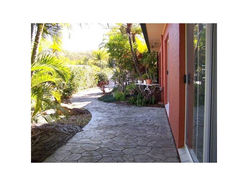 35 Chown Ave, Currumbin Waters QLD 4223