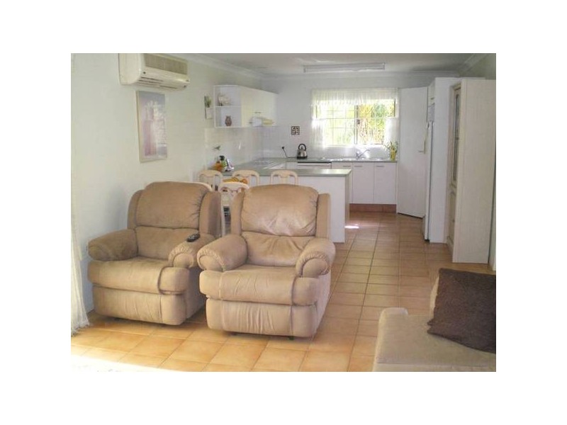 21 Ottelia Drive, Elanora QLD 4221