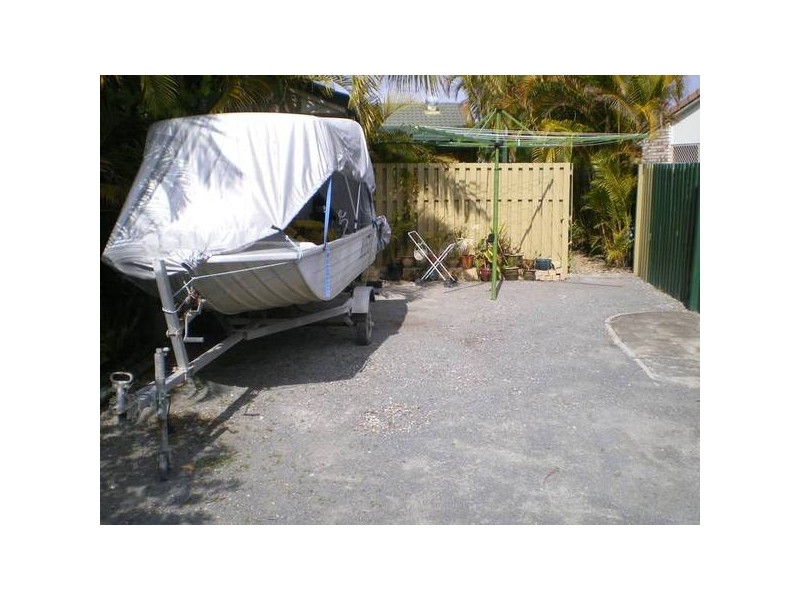 21 Ottelia Drive, Elanora QLD 4221