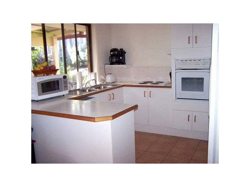 6 Kalmia Court, Elanora QLD 4221