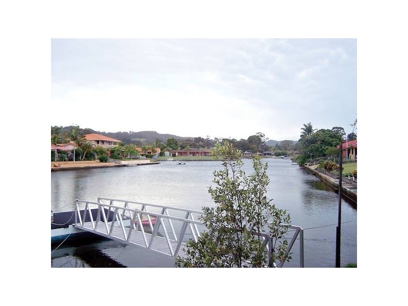 32 Mainsail Street, Currumbin Waters QLD 4223