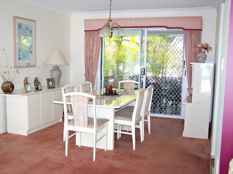 2 Jandakot Court, Elanora QLD 4221