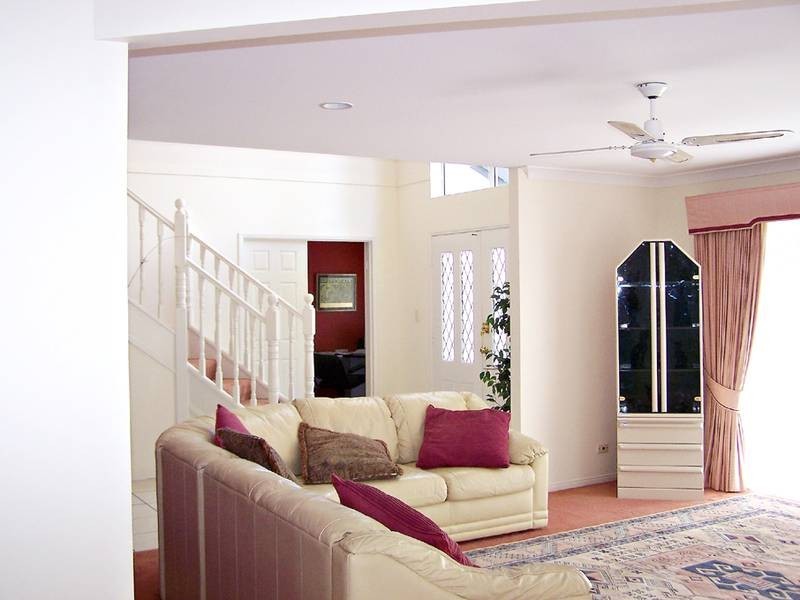 2 Jandakot Court, Elanora QLD 4221