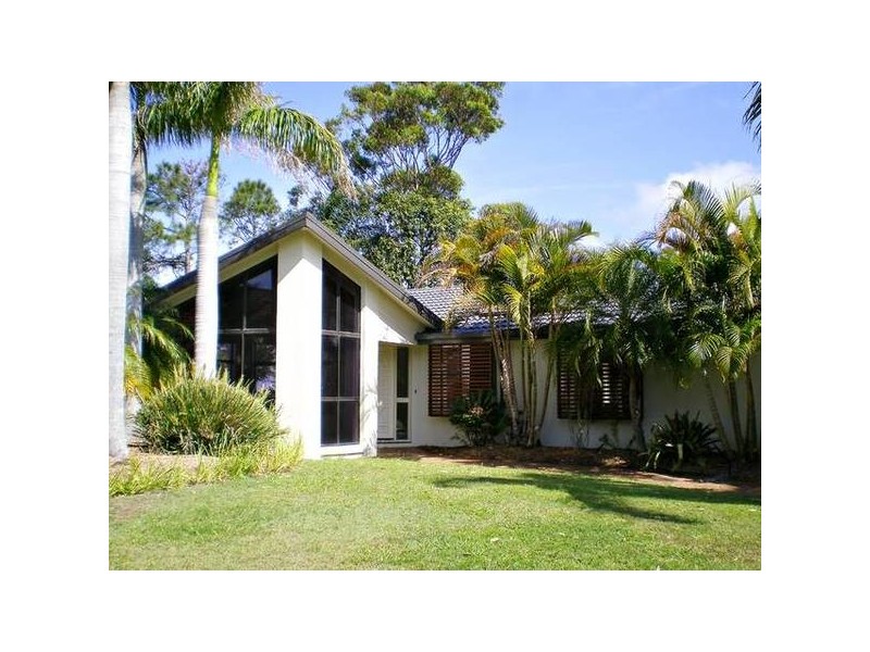 6 Bindoon Close, Elanora QLD 4221