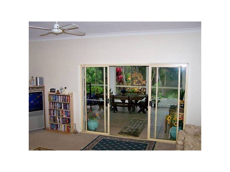 17 Cornwall Drive, Elanora QLD 4221