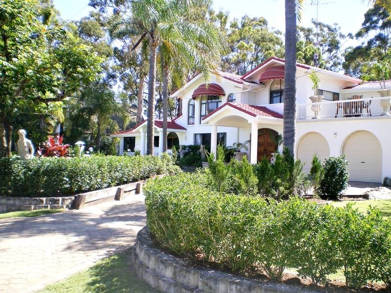 237 Simpsons Road, Elanora QLD 4221