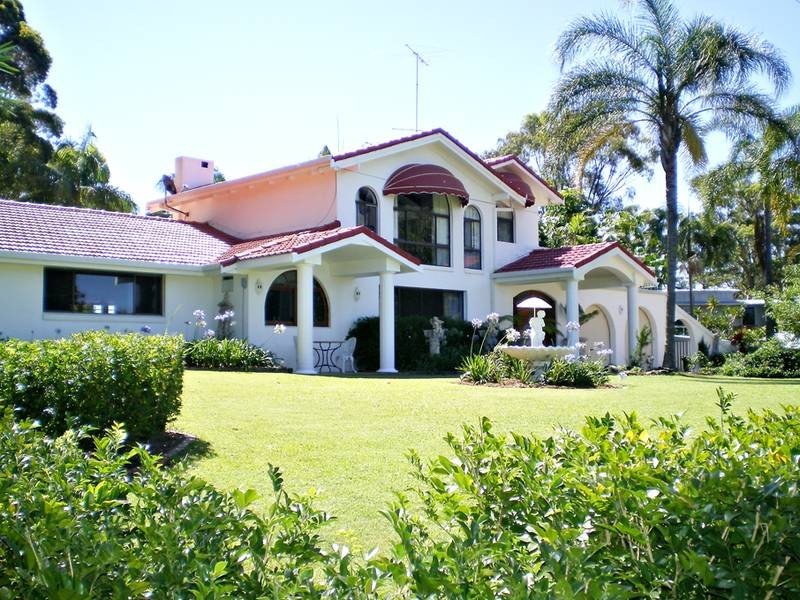 237 Simpsons Road, Elanora QLD 4221