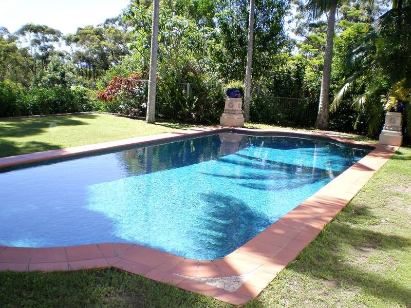 237 Simpsons Road, Elanora QLD 4221
