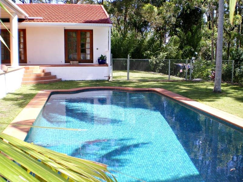 237 Simpsons Road, Elanora QLD 4221