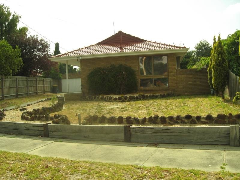 8 Emora Court, Frankston VIC 3199