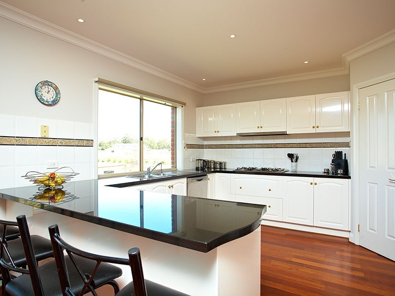 64 Browns Road, Devon Meadows VIC 3977