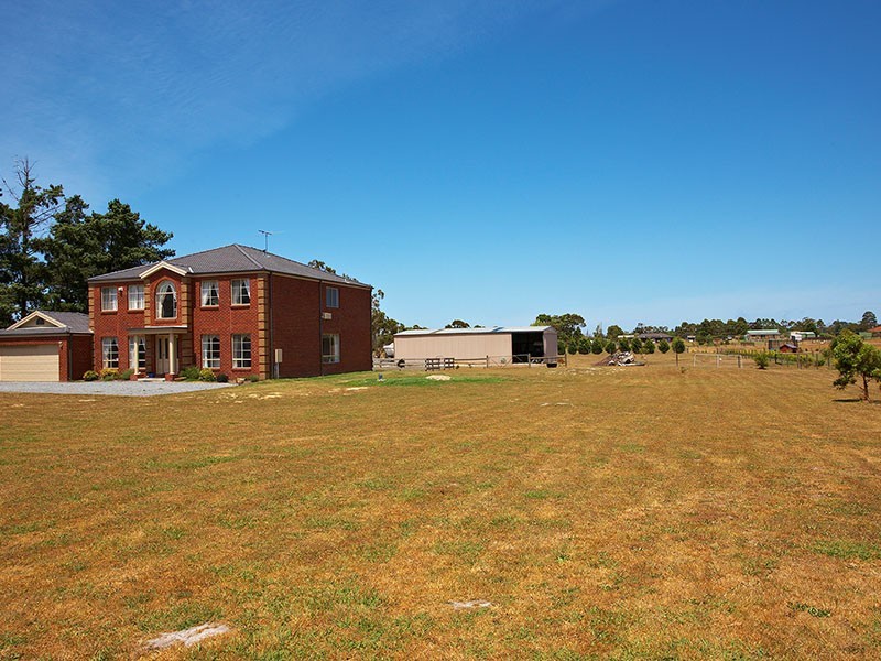 64 Browns Road, Devon Meadows VIC 3977