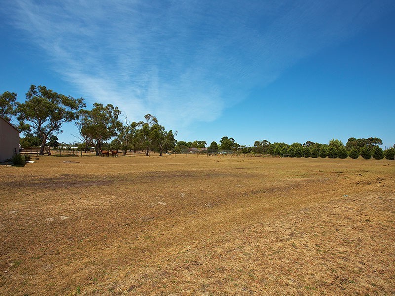 64 Browns Road, Devon Meadows VIC 3977