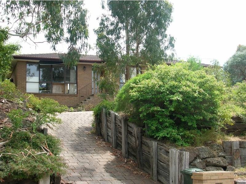 18 Christopher Drive, Frankston South VIC 3199