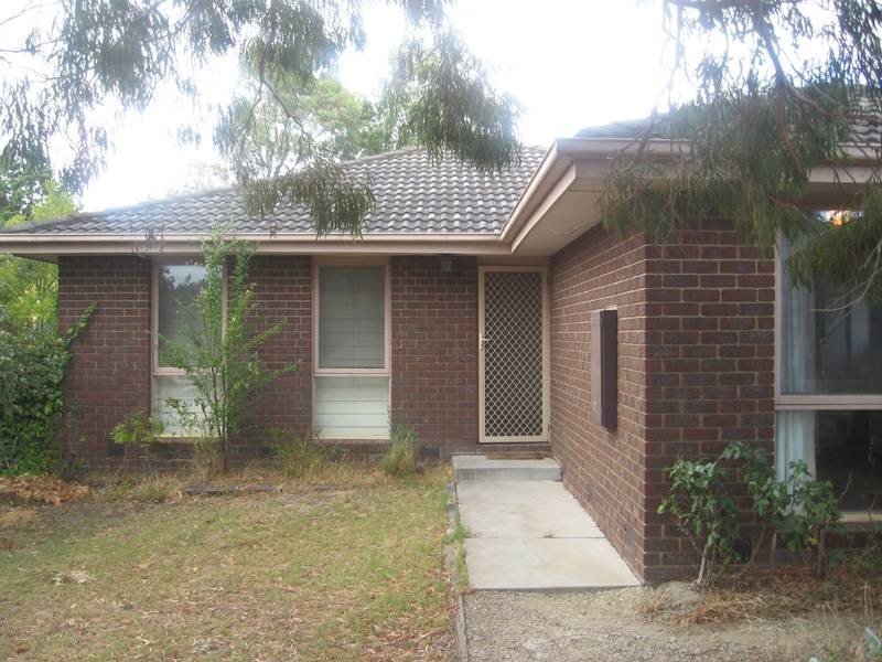 6 Finisterre Court, Frankston VIC 3199