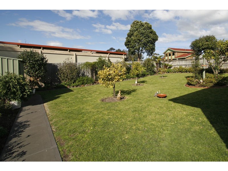32 Raphael Crescent, Frankston VIC 3199