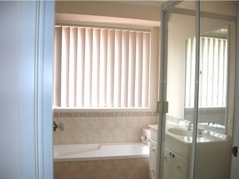 5 Saltbush Glade, Frankston VIC 3199