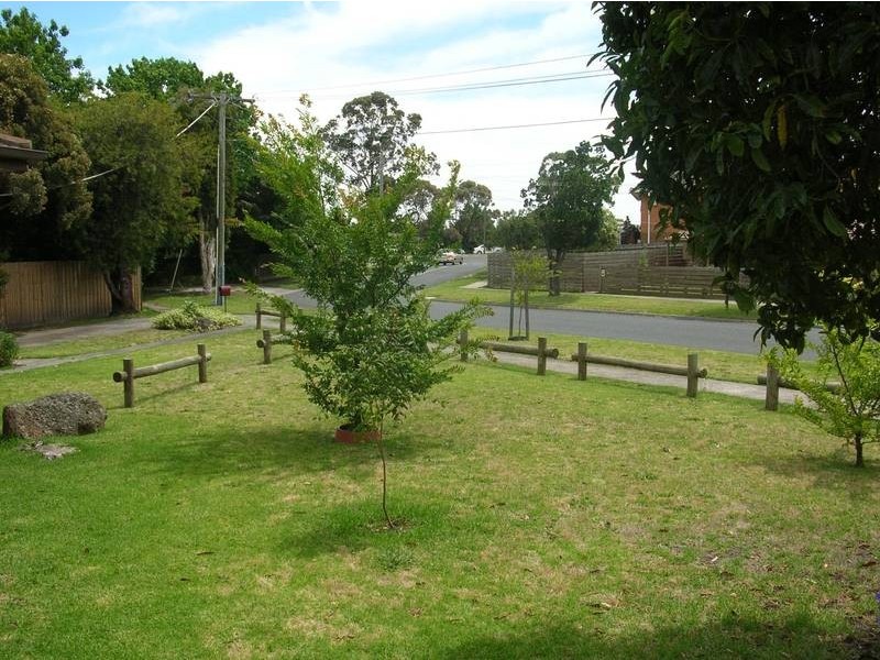 2/6 Nursery Avenue, Frankston VIC 3199