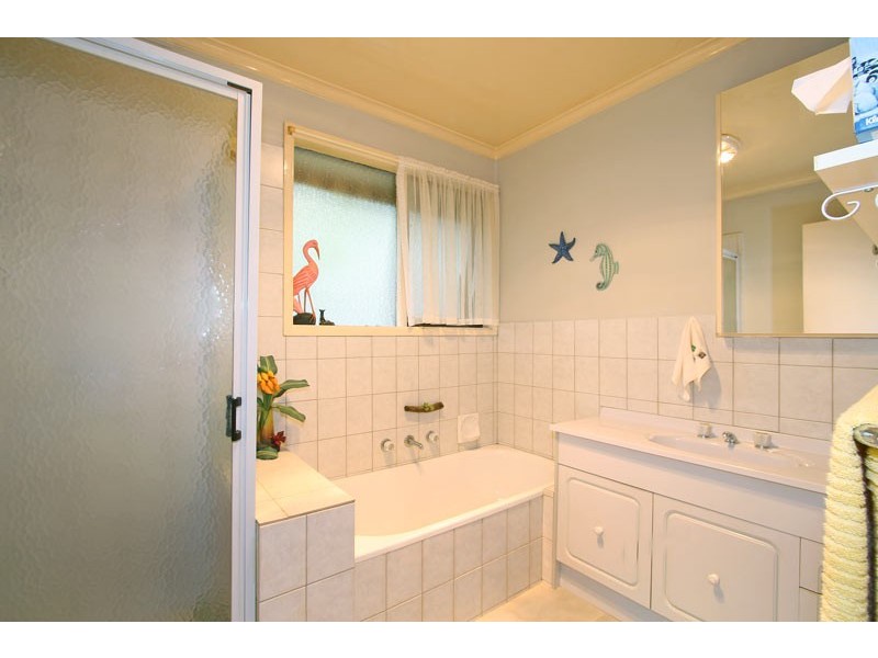 2 Owen Close, Frankston VIC 3199