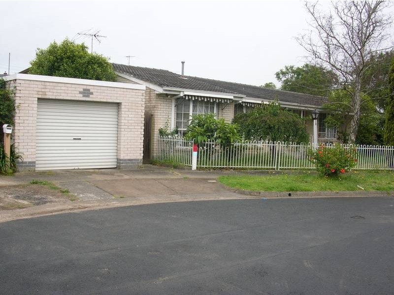 5 Inga Court, Frankston VIC 3199