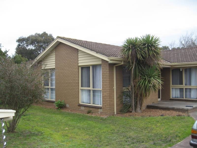 71 Maple Street, Seaford VIC 3198