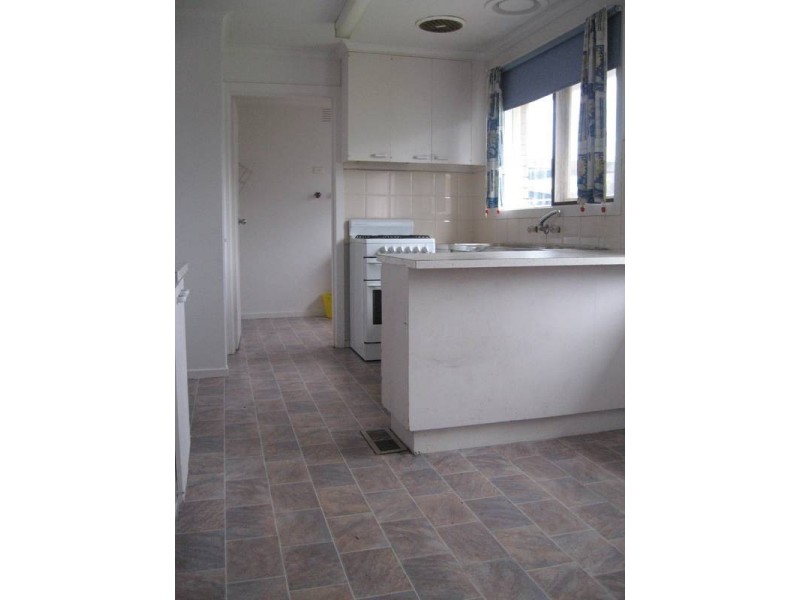 71 Maple Street, Seaford VIC 3198