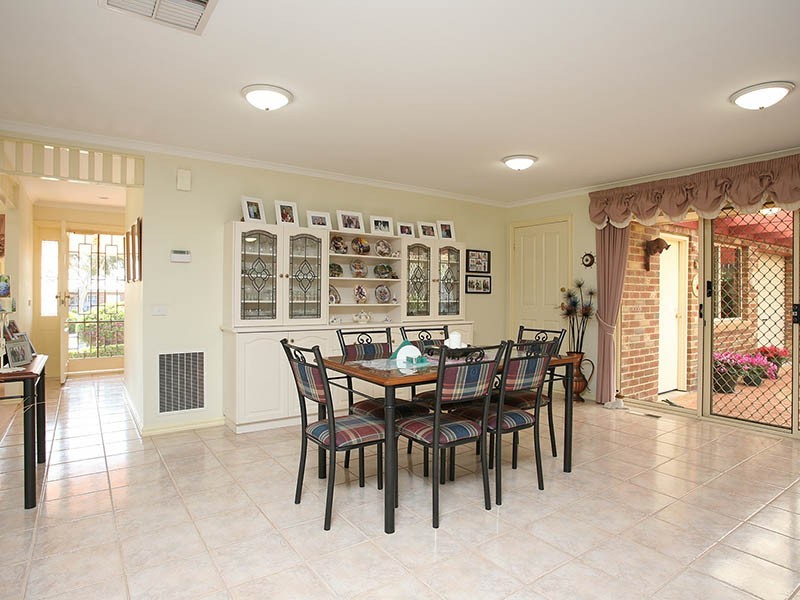 18 Raleon Avenue, Frankston VIC 3199