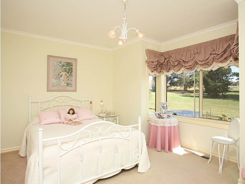 18 Raleon Avenue, Frankston VIC 3199