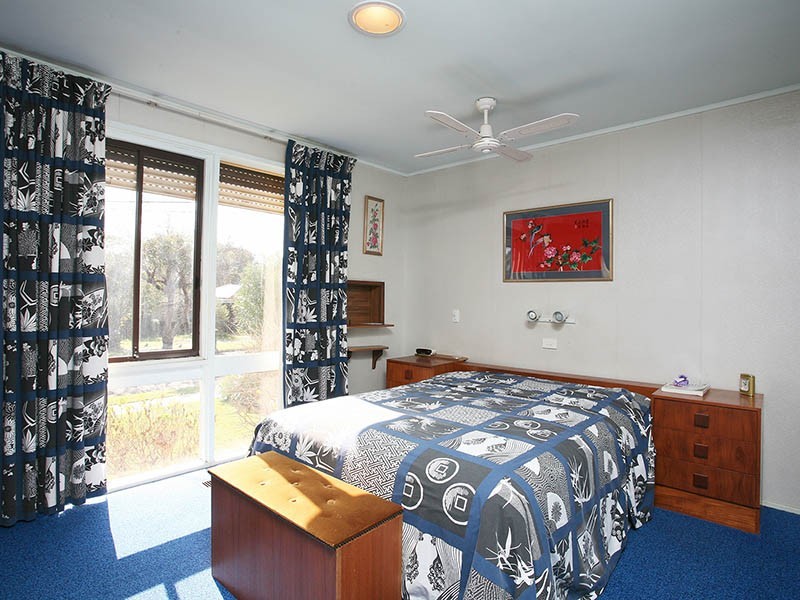 4 Hampden Avenue, Frankston VIC 3199