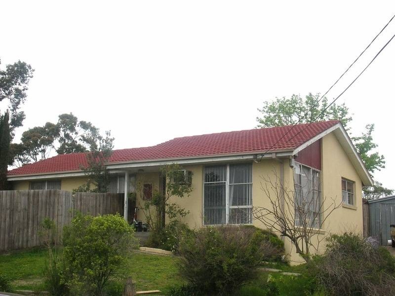 8 Honeysuckle Street, Frankston North VIC 3200