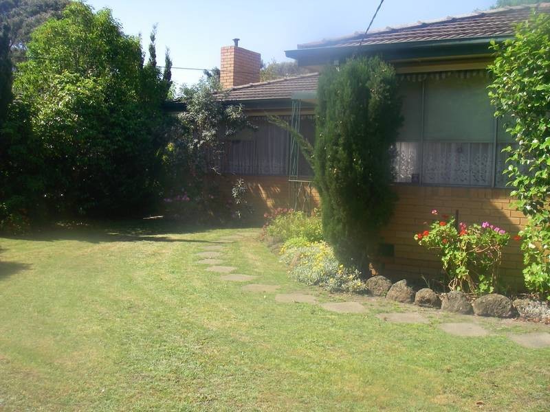 9 Berberis Crescent, Frankston VIC 3199