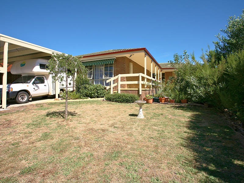 16 Shaxton Circle, Frankston VIC 3199