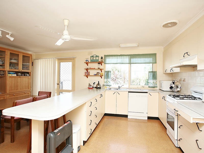 16 Shaxton Circle, Frankston VIC 3199