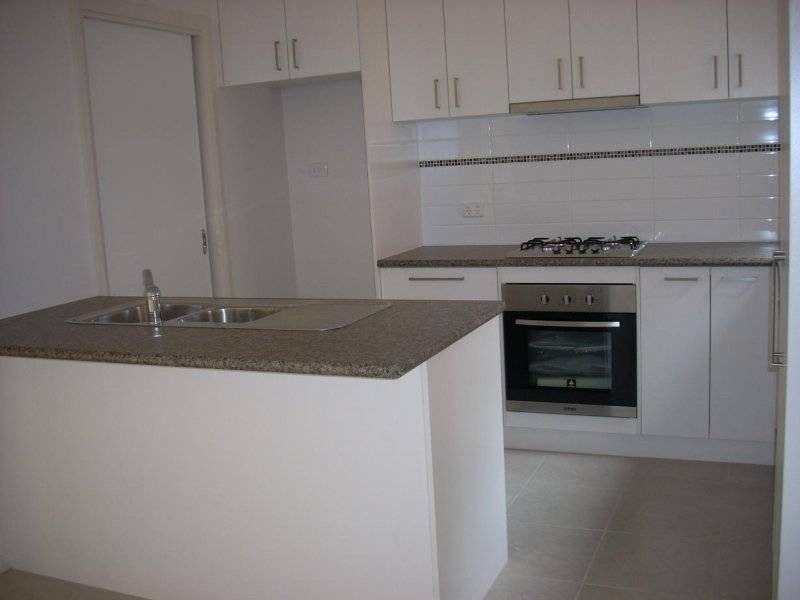 3 & 4, 10 Robinia Street, Frankston VIC 3199