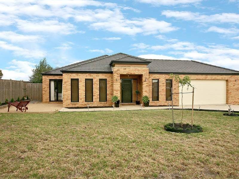 11 Collina Court, Langwarrin VIC 3910