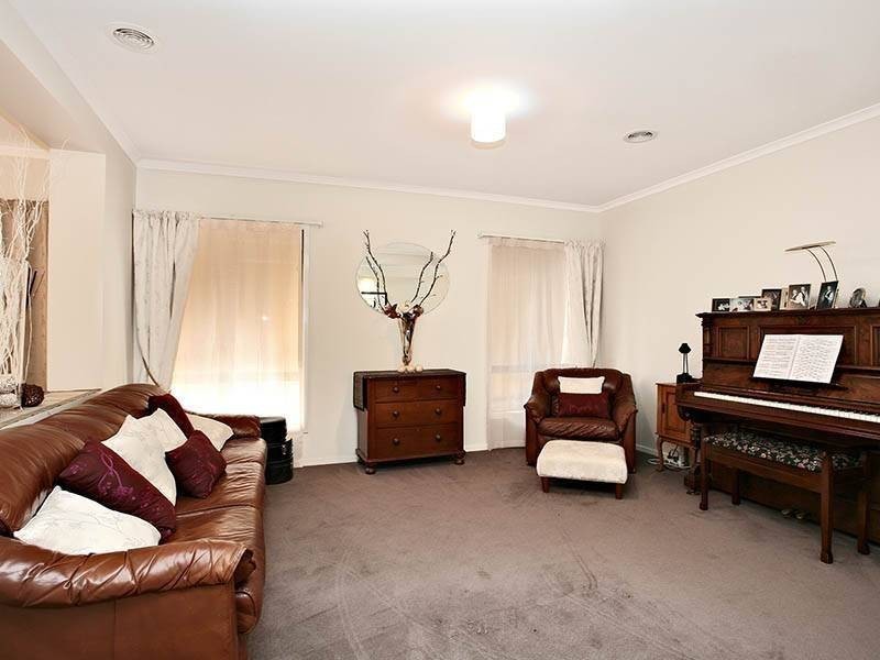 11 Collina Court, Langwarrin VIC 3910