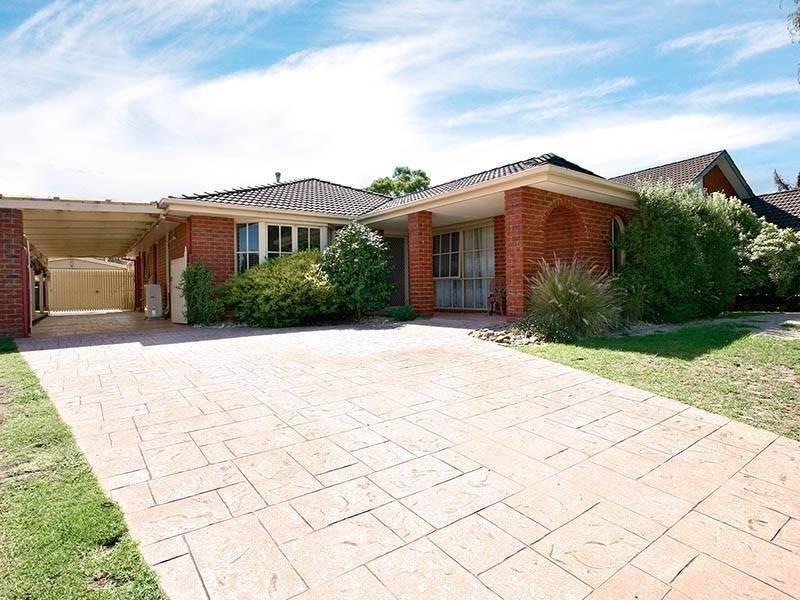 69 Warrawee Circuit, Frankston VIC 3199