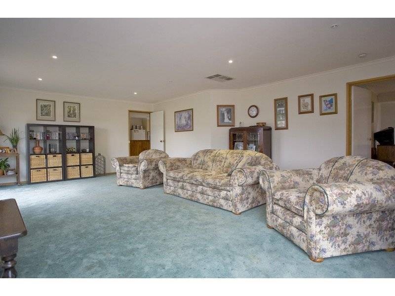 6 Stevens Road, Langwarrin VIC 3910