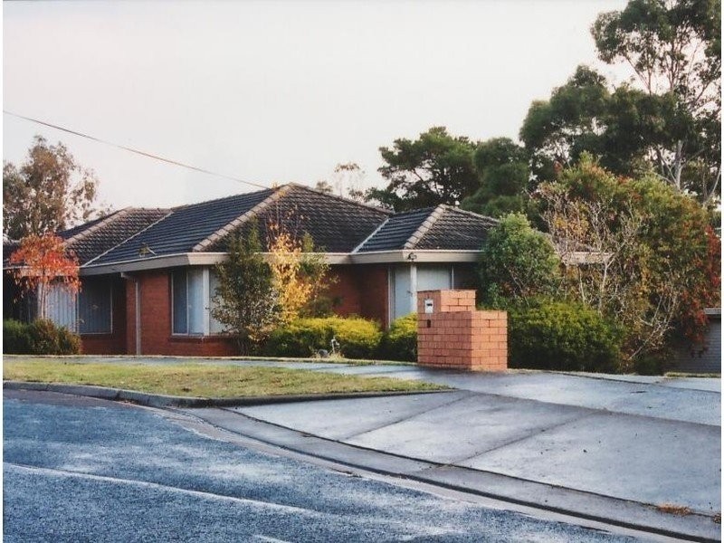 8 Genoa Court, Frankston VIC 3199