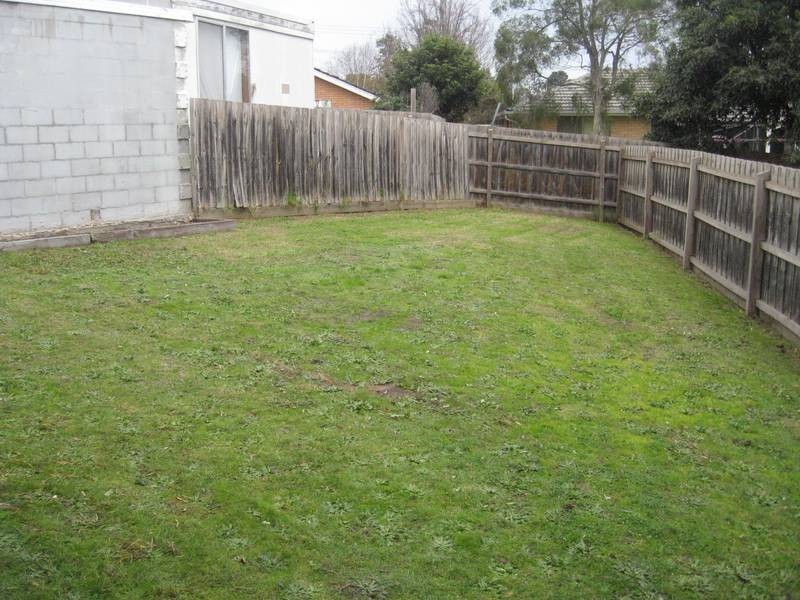 8 Genoa Court, Frankston VIC 3199