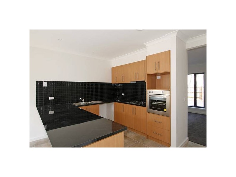 2/8 Lewis Street, Frankston VIC 3199